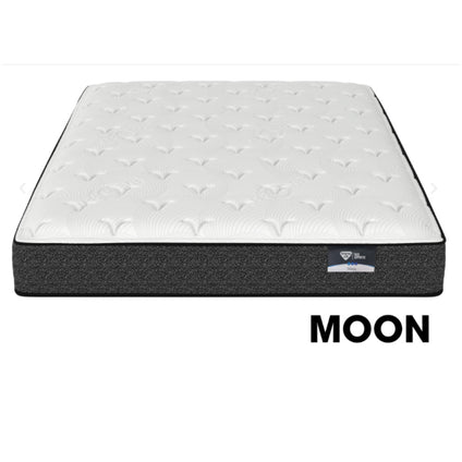 MOON - ESSENTIAL MOON - ESSENTIAL